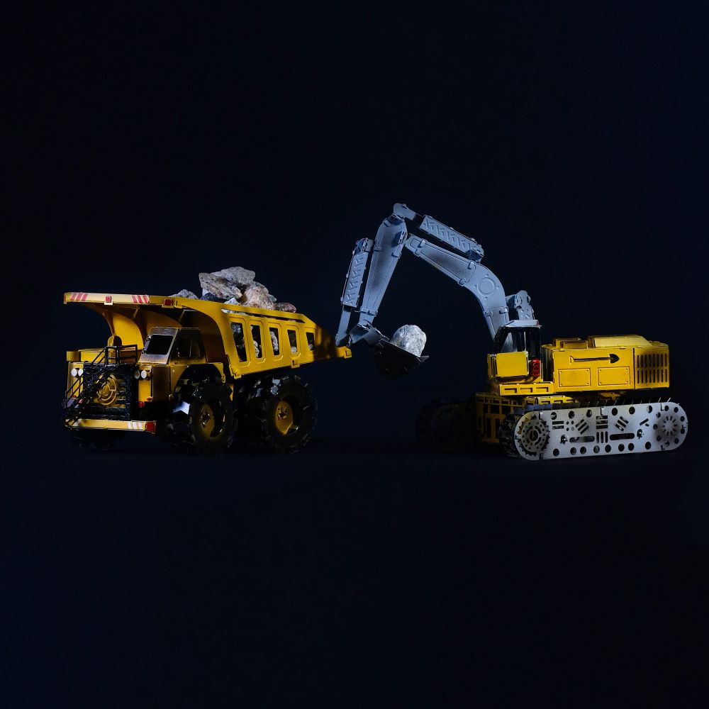 TIRELESS DIGGER EXCAVATOR