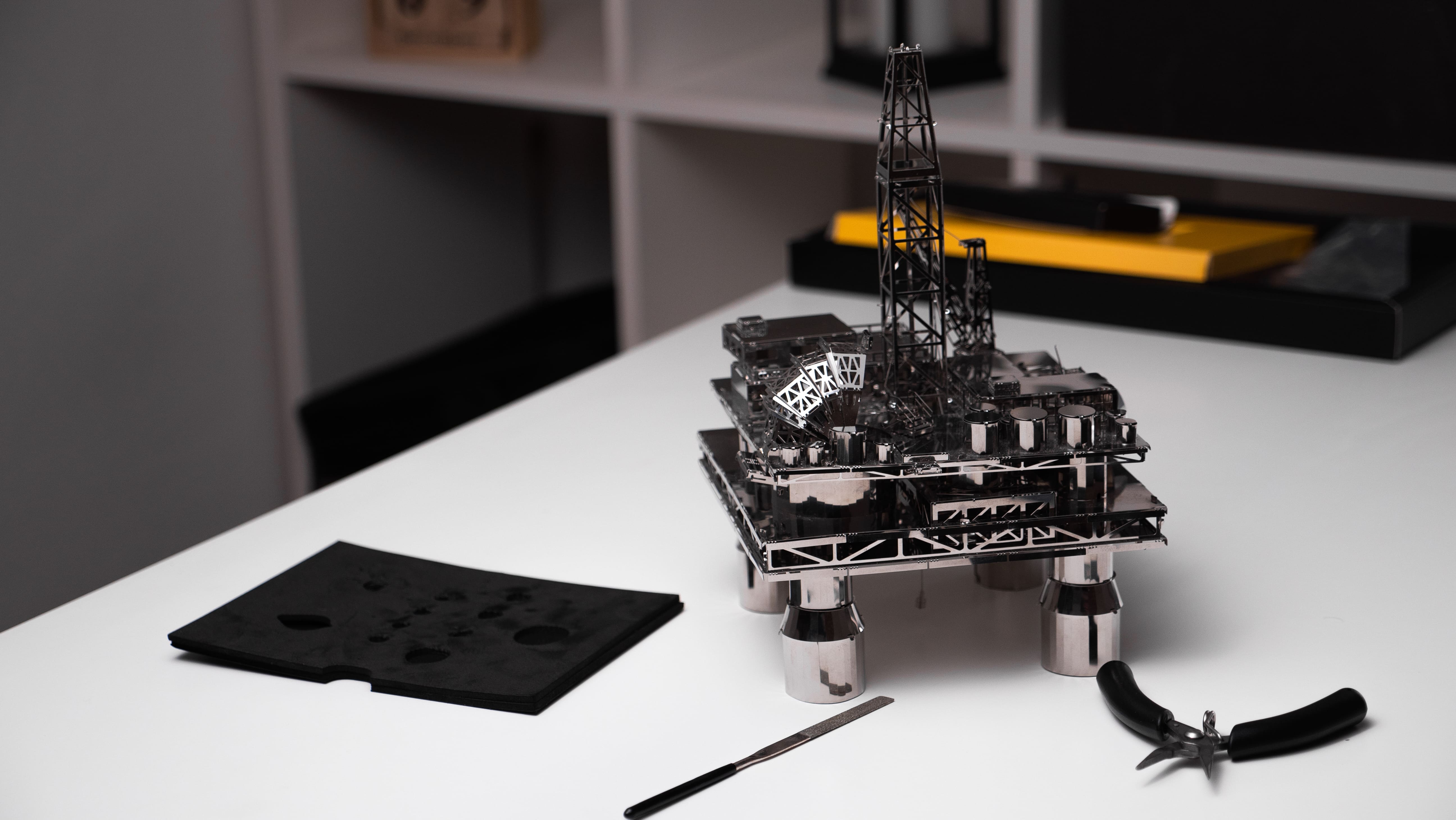 TREASURE FINDER OIL RIG