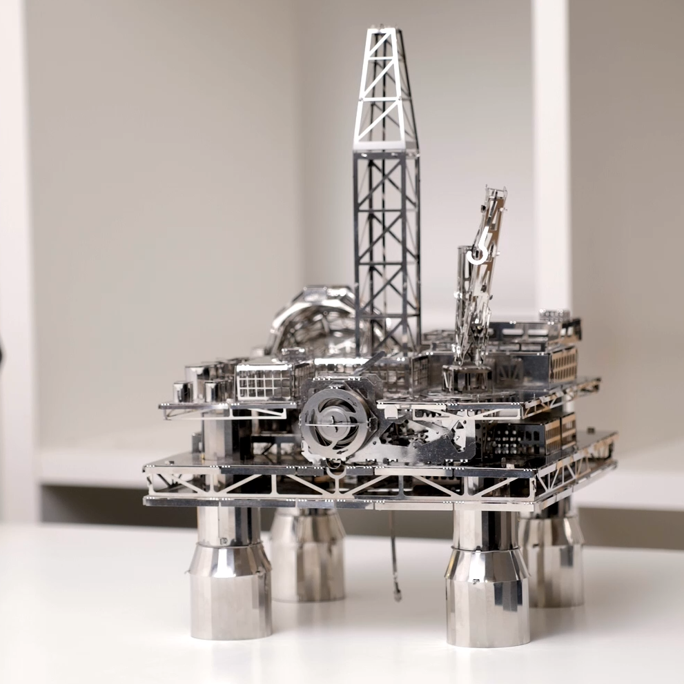 TREASURE FINDER OIL RIG